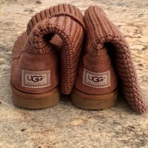 Knitted Uggs in Camel